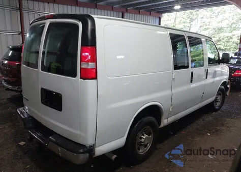 2020 Chevrolet Express G2500 из США, поврежденный, VIN 1GCWGAFG0L1229714